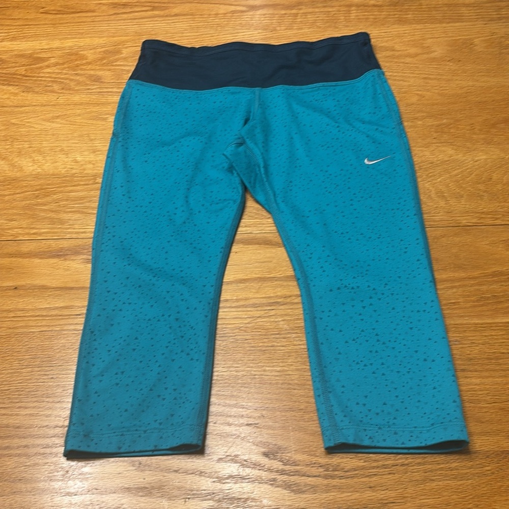 Nike Turquoise Workout Top and capris leggings - Picture 8 of 11